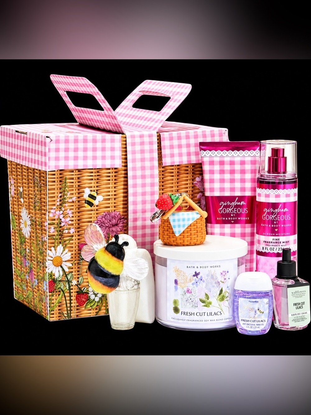 Bath & Body Works Pink Gingham Gift Set with Floral Candle & Fragrance All new.